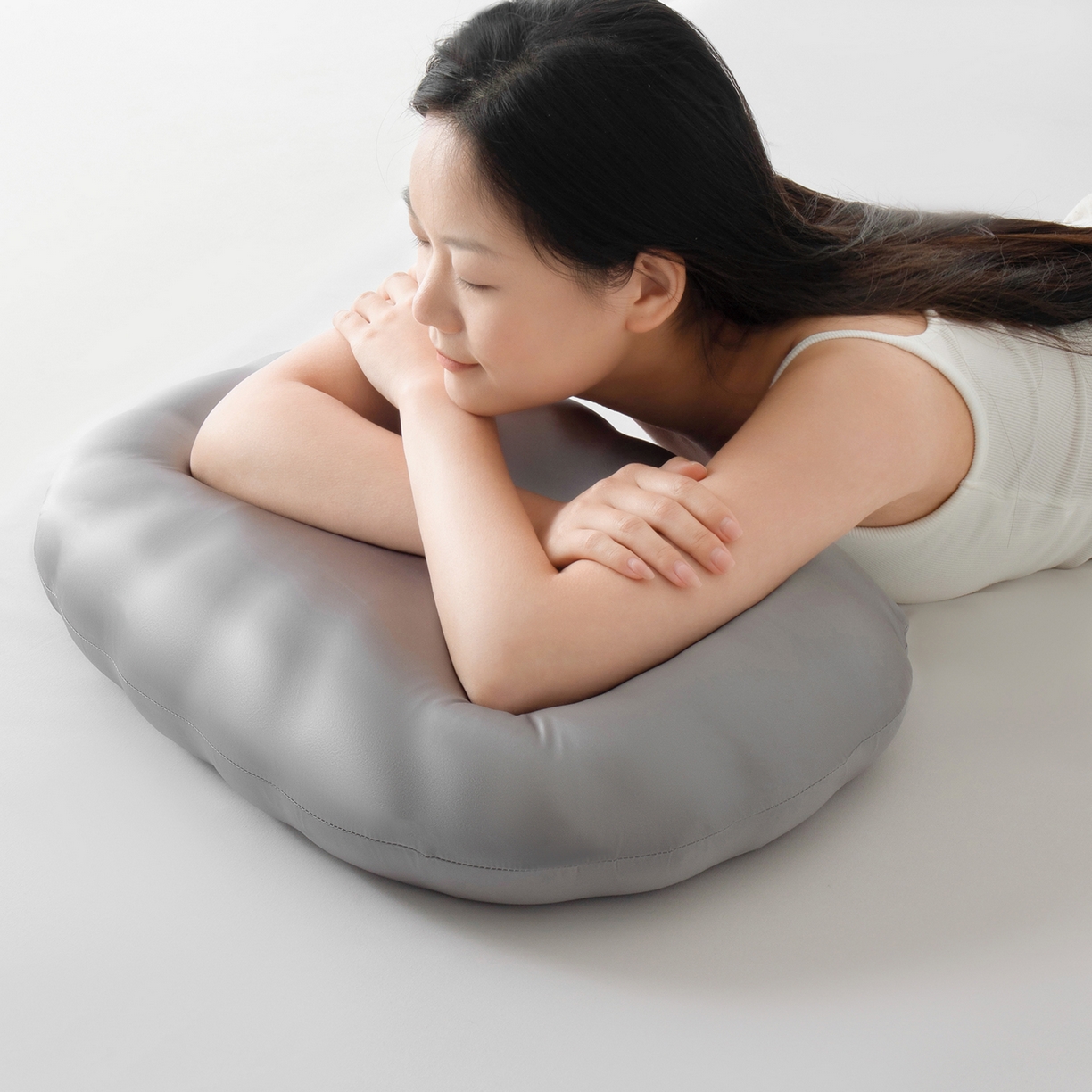 91家纺网 家纺一手货源 找家纺 佑金甜 2026新款云朵护颈零压枕枕头枕芯  云朵护颈枕-灰色