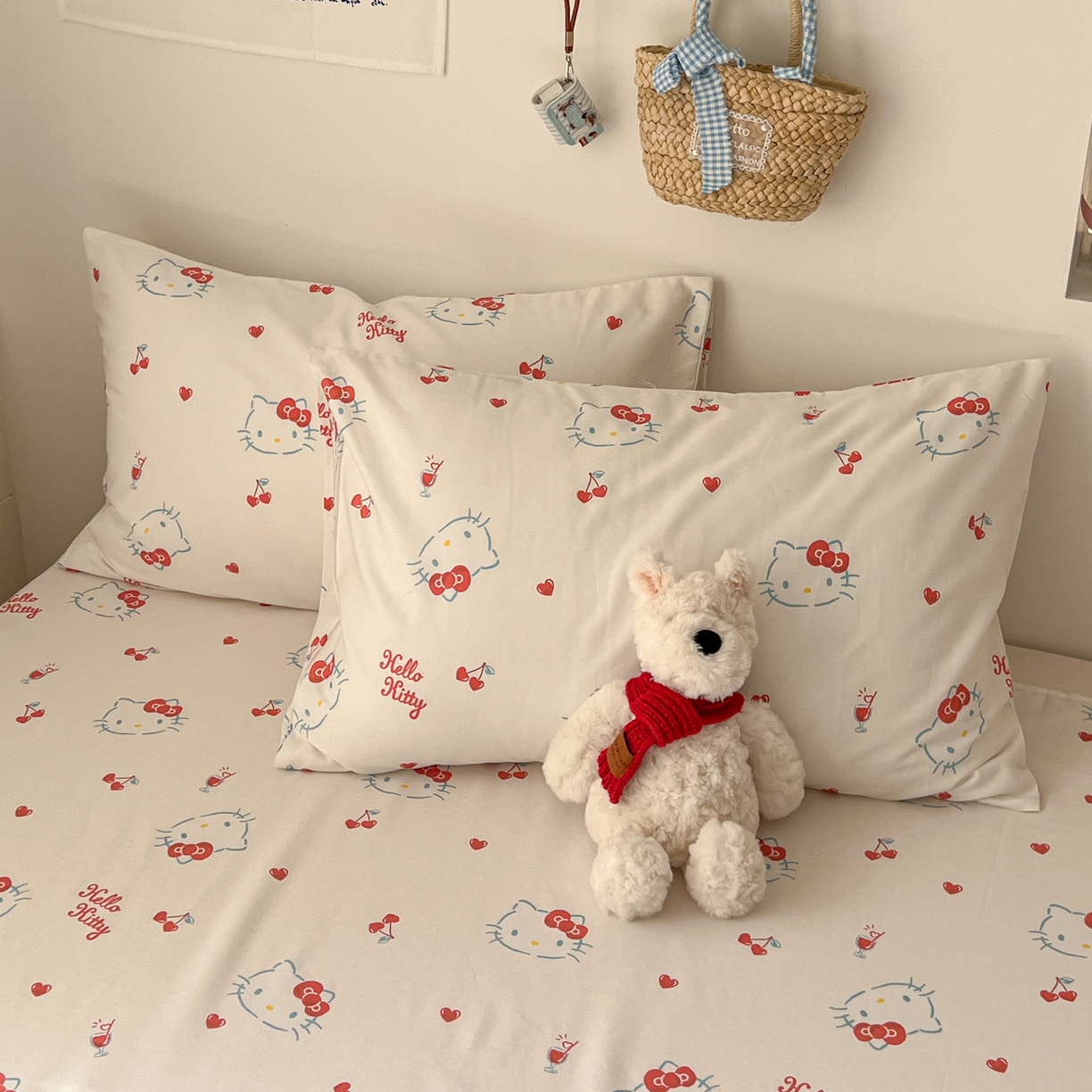 91家纺网 家纺一手货源 找家纺 耀悦家纺 2026新款纯棉四件套正版授权三丽鸥卡通第一弹 Hello Kitty樱桃