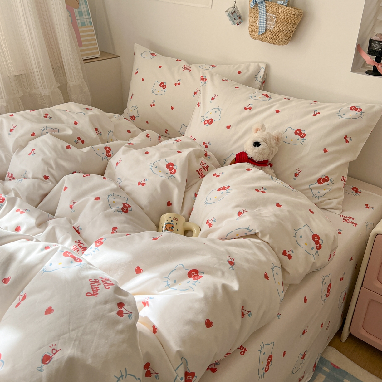 91家纺网 家纺一手货源 找家纺 耀悦家纺 2026新款纯棉四件套正版授权三丽鸥卡通第一弹 Hello Kitty樱桃