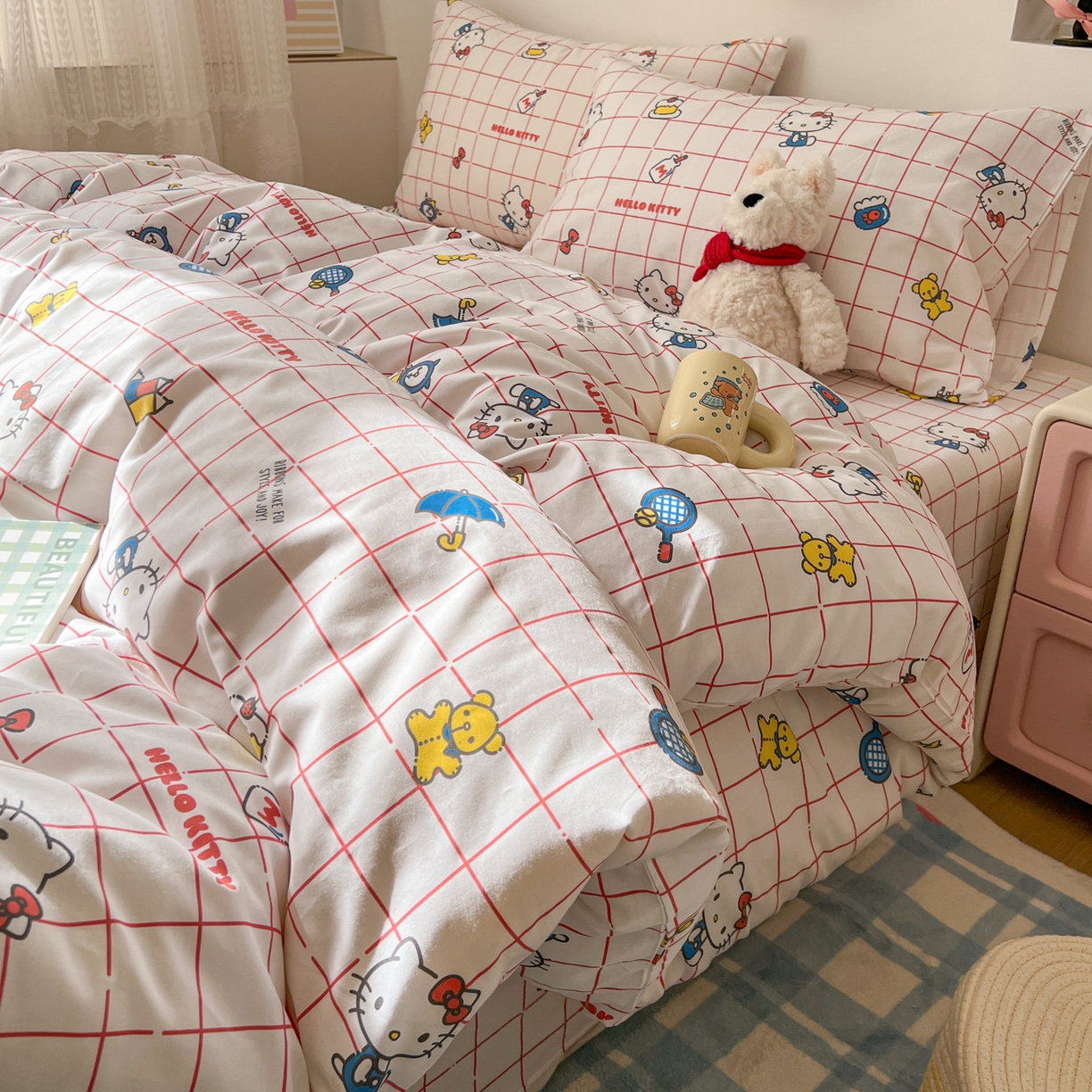 91家纺网 家纺一手货源 找家纺 耀悦家纺 2026新款纯棉四件套正版授权三丽鸥卡通第一弹 Hello Kitty运动