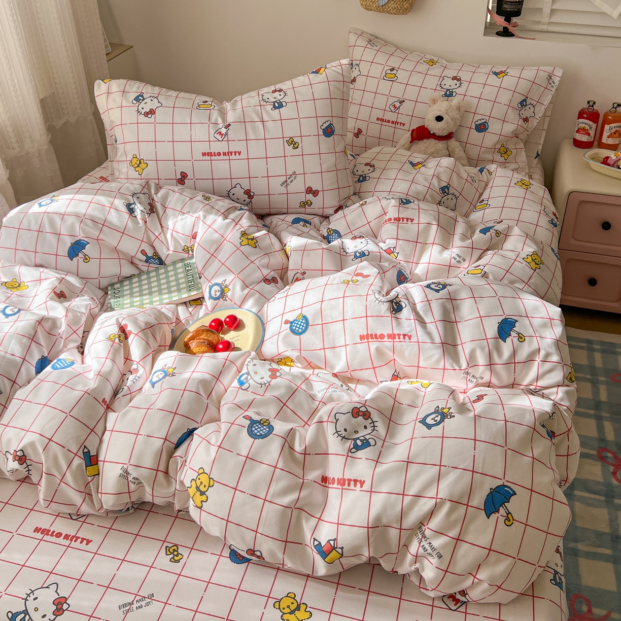 91家纺网 家纺一手货源 找家纺 耀悦家纺 2026新款纯棉四件套正版授权三丽鸥卡通第一弹 Hello Kitty运动