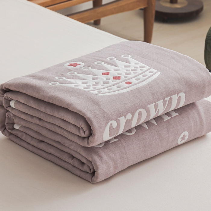 91家纺网 家纺一手货源 找家纺 朴尔家纺-毛巾被 2026新款抽象风格六层纱布毛巾被系列-朴尔经典款常年备货 尊贵皇冠-咖