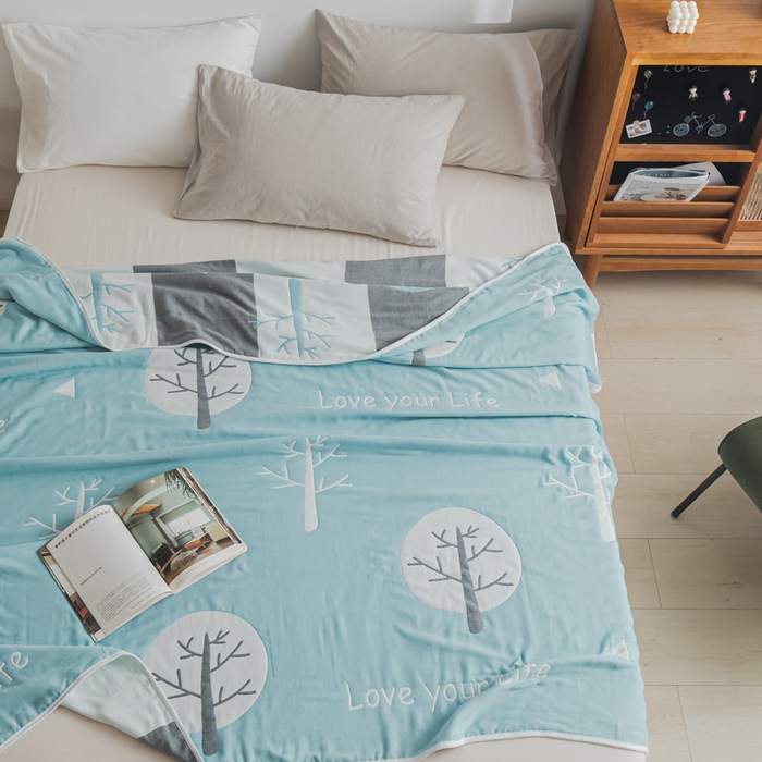 91家纺网 家纺一手货源 找家纺 朴尔家纺-毛巾被 2026新款抽象风格六层纱布毛巾被系列-朴尔经典款常年备货 幸福小树-绿