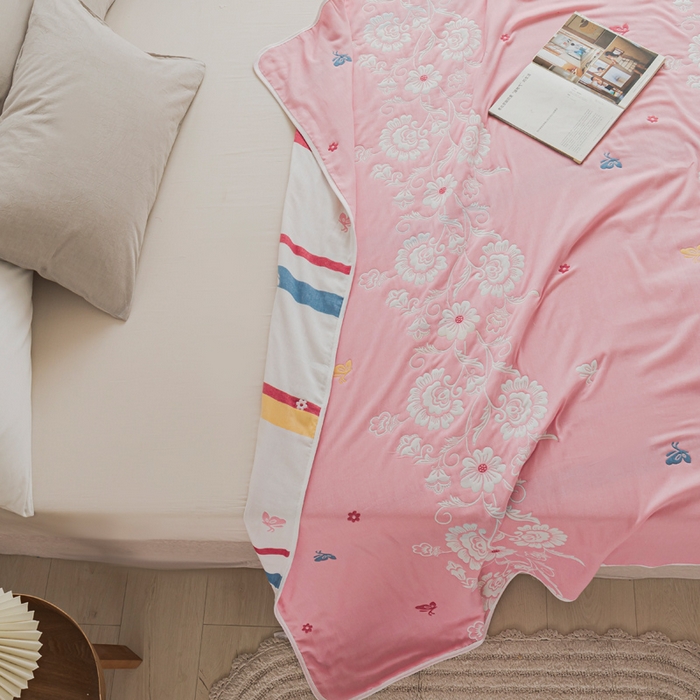 91家纺网 家纺一手货源 找家纺 朴尔家纺-毛巾被 2026新款抽象风格六层纱布毛巾被系列-朴尔经典款常年备货 那些花儿-粉