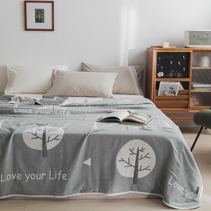 91家纺网 家纺一手货源 找家纺 朴尔家纺-毛巾被 2026新款抽象风格六层纱布毛巾被系列-朴尔经典款常年备货 幸福小树-灰