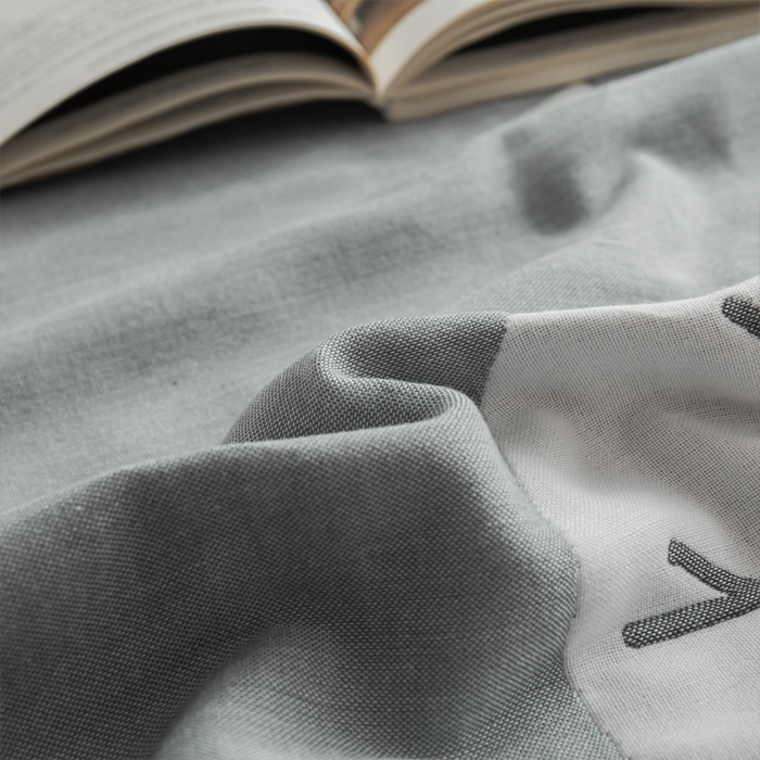 91家纺网 家纺一手货源 找家纺 朴尔家纺-毛巾被 2026新款抽象风格六层纱布毛巾被系列-朴尔经典款常年备货 幸福小树-灰