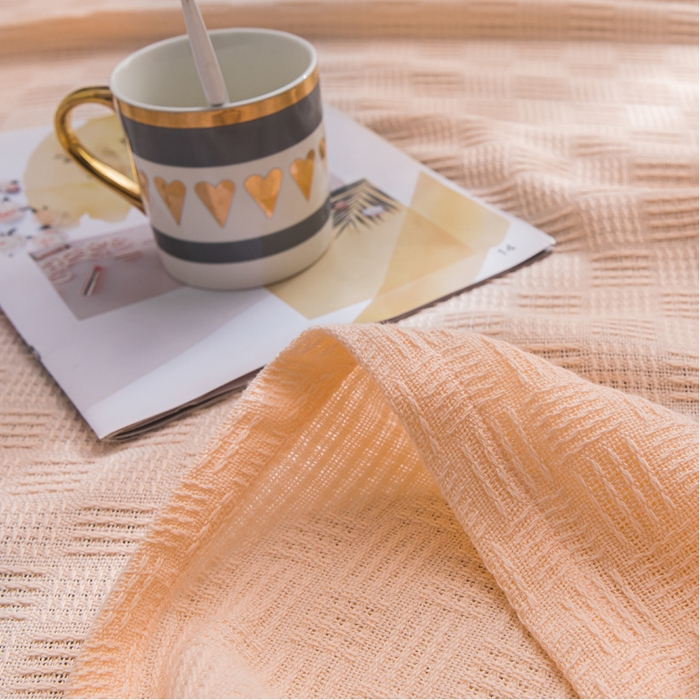 91家纺网 家纺一手货源 找家纺 朴尔家纺-毛巾被 2026新款加厚纯色线毯纱布毛巾被-朴尔经典款常年备货 素色纯棉肌理线毯-嫩粉