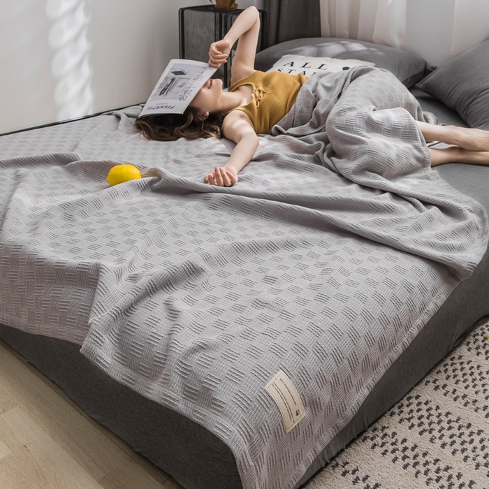 91家纺网 家纺一手货源 找家纺 朴尔家纺-毛巾被 2026新款加厚纯色线毯纱布毛巾被-朴尔经典款常年备货 素色纯棉肌理线毯-浅灰