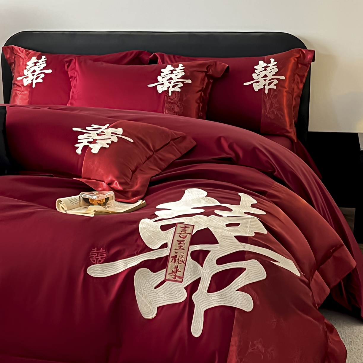 91家纺网 家纺一手货源 找家纺 置顶家纺 2026新款喜至亲肤提花刺绣婚庆系列四件套 喜至-酒红