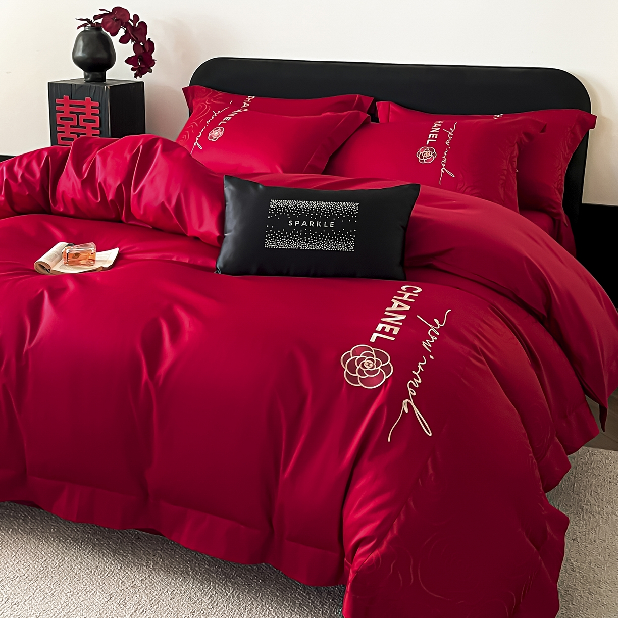 91家纺网 家纺一手货源 找家纺 置顶家纺 2026新款喜至亲肤提花刺绣婚庆系列四件套 初遇-酒红