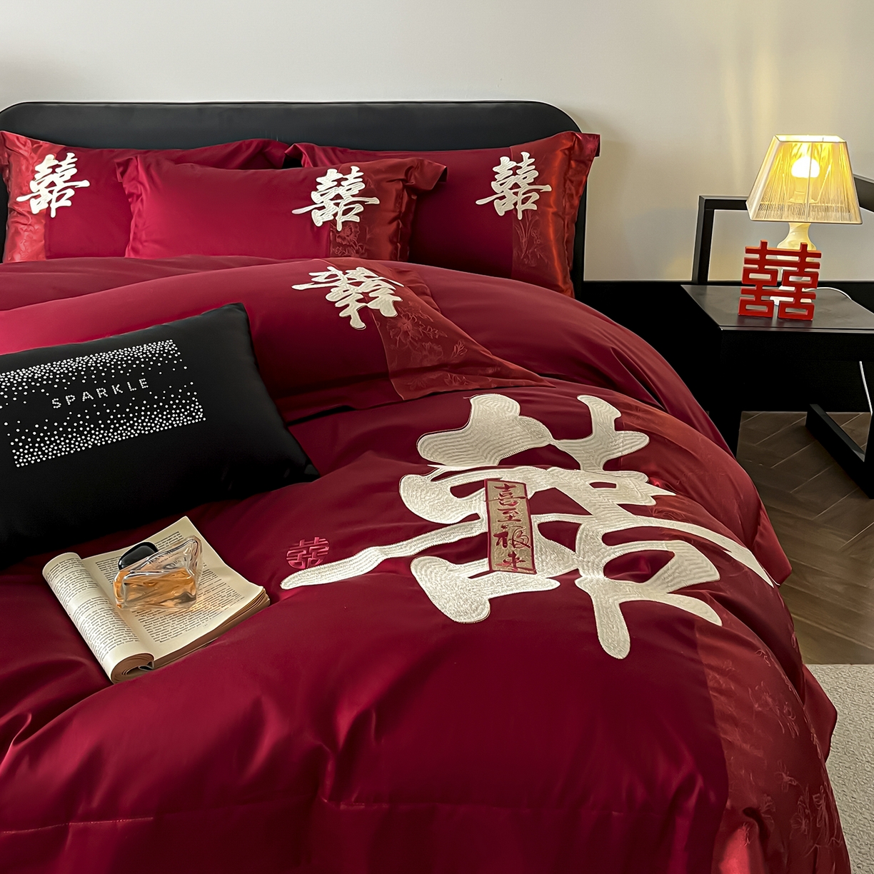 91家纺网 家纺一手货源 找家纺 置顶家纺 2026新款喜至亲肤提花刺绣婚庆系列四件套 喜至-酒红