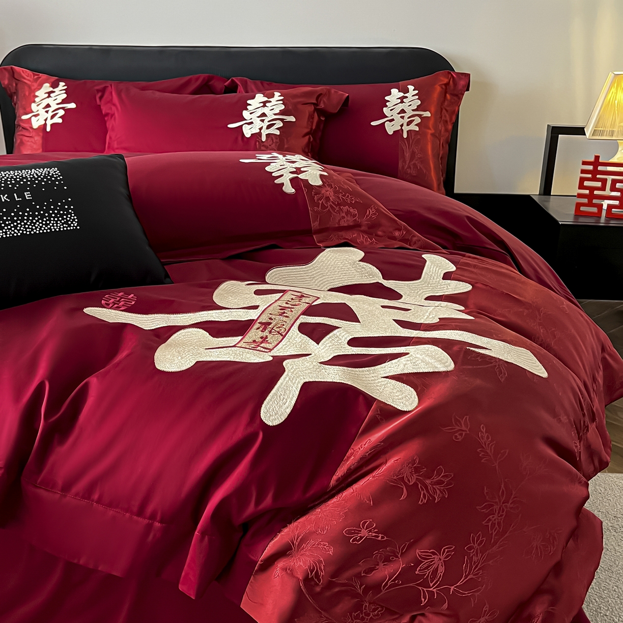 91家纺网 家纺一手货源 找家纺 置顶家纺 2026新款喜至亲肤提花刺绣婚庆系列四件套 喜至-酒红