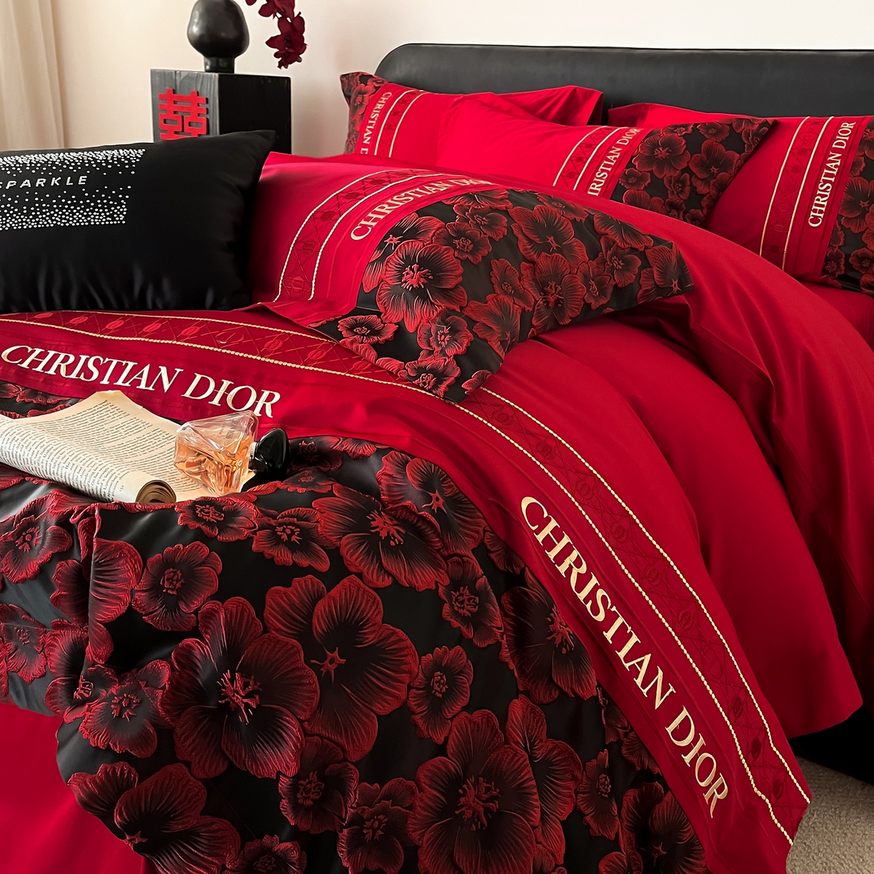 91家纺网 家纺一手货源 找家纺 置顶家纺 2026新款爱意亲肤提花刺绣婚庆系列四件套 点爱-大红