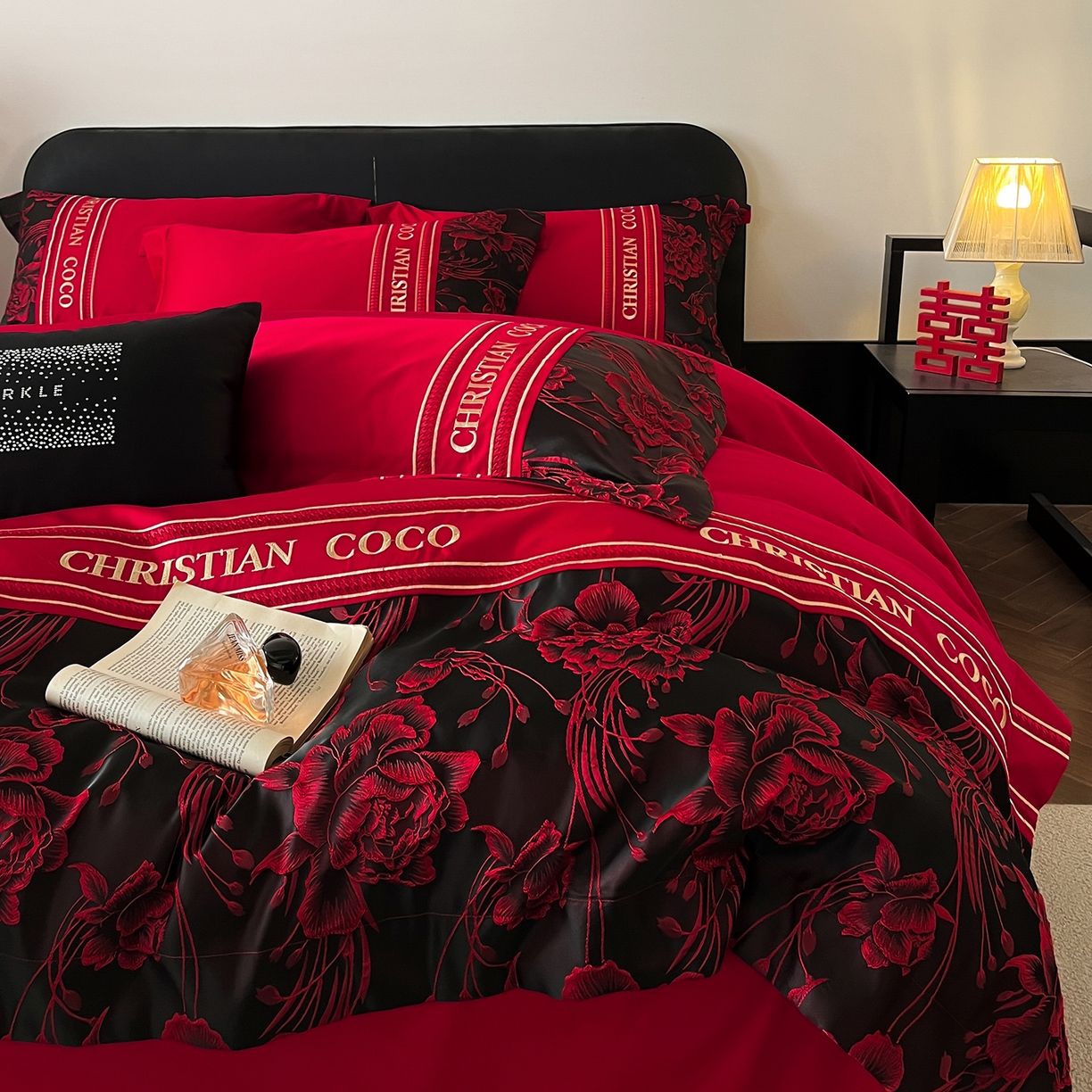 91家纺网 家纺一手货源 找家纺 置顶家纺 2026新款爱意亲肤提花刺绣婚庆系列四件套 爱意-大红