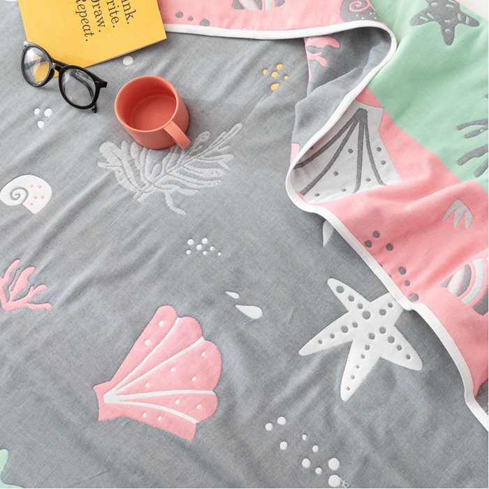 91家纺网 家纺一手货源 找家纺 朴尔家纺-毛巾被 2026新款卡漫风格全棉六层纱毛巾被 海底世界-灰