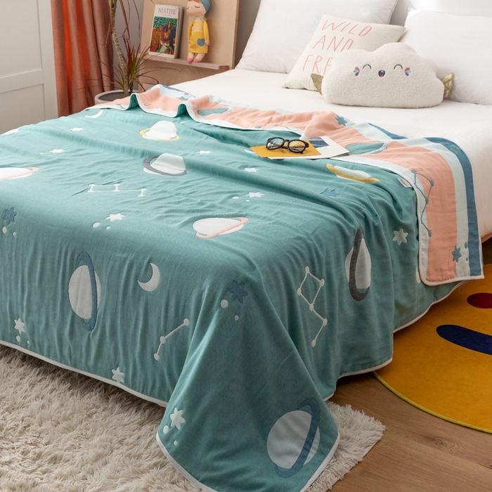 91家纺网 家纺一手货源 找家纺 朴尔家纺-毛巾被 2026新款卡漫风格全棉六层纱毛巾被 浩瀚宇宙-绿