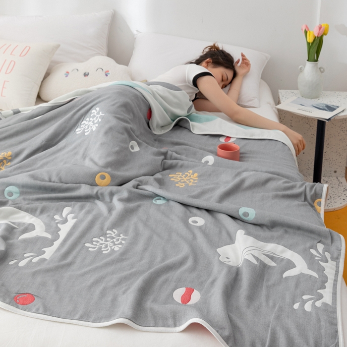 91家纺网 家纺一手货源 找家纺 朴尔家纺-毛巾被 2026新款卡漫风格全棉六层纱毛巾被 海洋乐园-灰