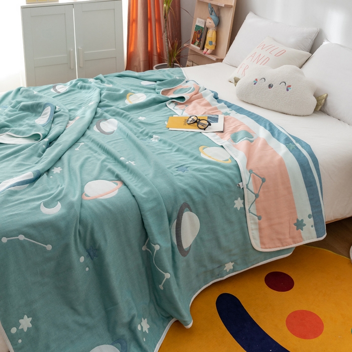 91家纺网 家纺一手货源 找家纺 朴尔家纺-毛巾被 2026新款卡漫风格全棉六层纱毛巾被 浩瀚宇宙-绿
