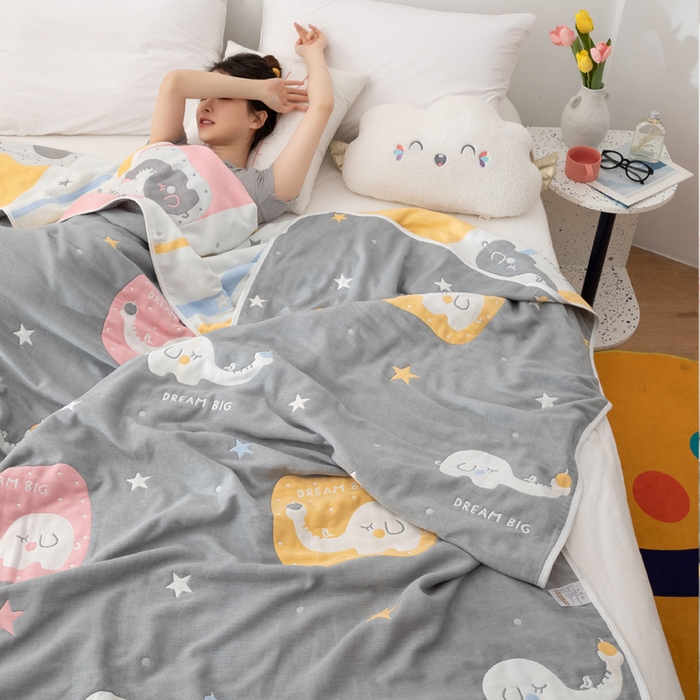 91家纺网 家纺一手货源 找家纺 朴尔家纺-毛巾被 2026新款卡漫风格全棉六层纱毛巾被 长鼻象-灰