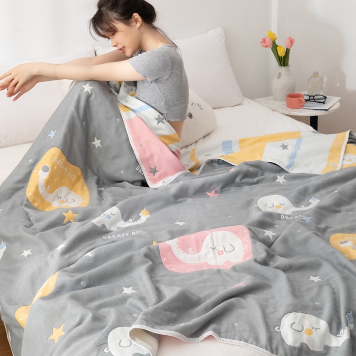 91家纺网 家纺一手货源 找家纺 朴尔家纺-毛巾被 2026新款卡漫风格全棉六层纱毛巾被 长鼻象-灰