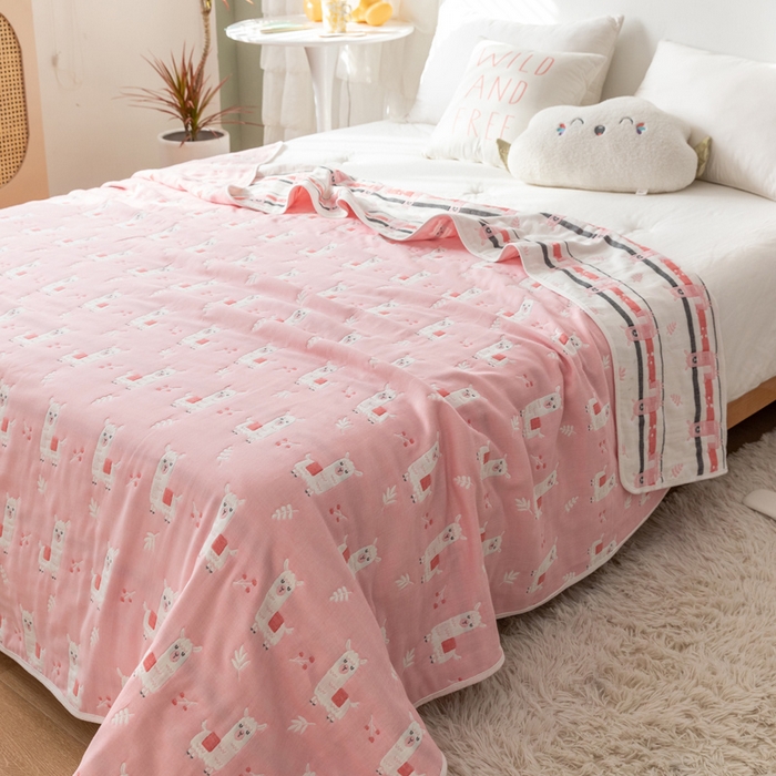 91家纺网 家纺一手货源 找家纺 朴尔家纺-毛巾被 2026新款卡通系全棉六层纱毛巾被 欢乐羊驼-粉