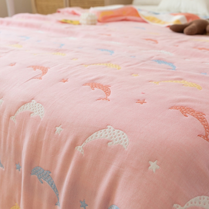 91家纺网 家纺一手货源 找家纺 朴尔家纺-毛巾被 2026新款卡通系全棉六层纱毛巾被 鲸鱼乐园-粉