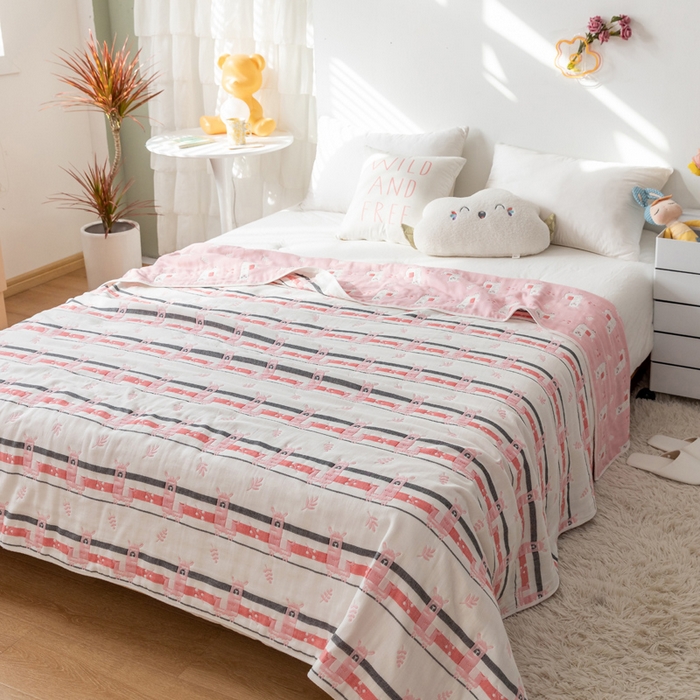 91家纺网 家纺一手货源 找家纺 朴尔家纺-毛巾被 2026新款卡通系全棉六层纱毛巾被 欢乐羊驼-粉