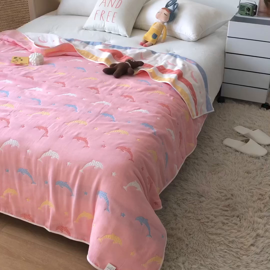 91家纺网 家纺一手货源 找家纺 朴尔家纺-毛巾被 2026新款卡通系全棉六层纱毛巾被 鲸鱼乐园-粉