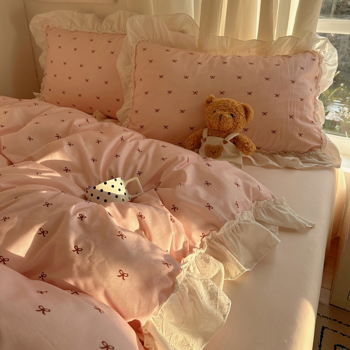 91家纺网 家纺一手货源 找家纺 盼季家纺 2026春夏小清新日韩蝴蝶结奶油花边床上用品四件套宿舍三件套 奶油花边蝴蝶结-奶粉