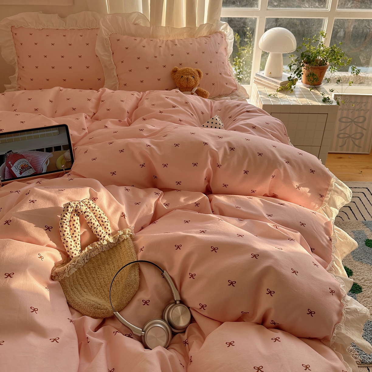 91家纺网 家纺一手货源 找家纺 盼季家纺 2026春夏小清新日韩蝴蝶结奶油花边床上用品四件套宿舍三件套 奶油花边蝴蝶结-奶粉