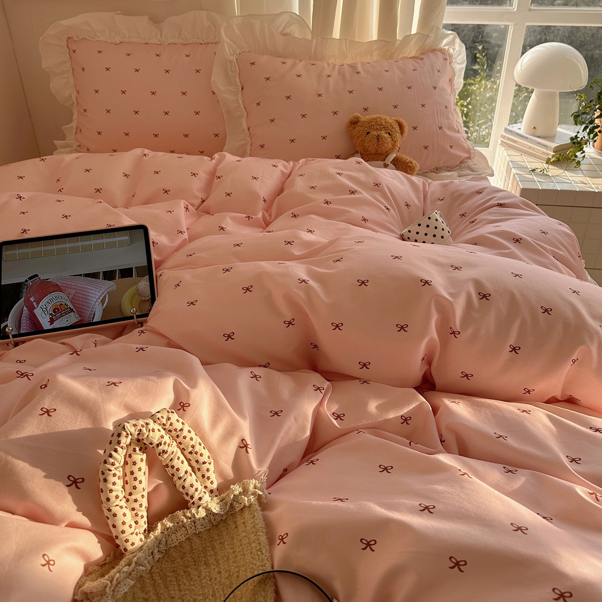 91家纺网 家纺一手货源 找家纺 盼季家纺 2026春夏小清新日韩蝴蝶结奶油花边床上用品四件套宿舍三件套 奶油花边蝴蝶结-奶粉