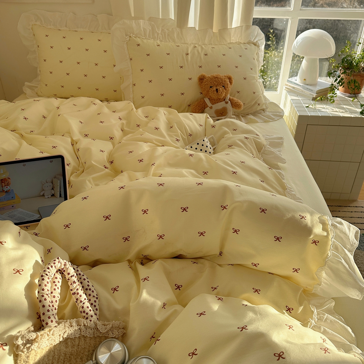 91家纺网 家纺一手货源 找家纺 盼季家纺 2026春夏小清新日韩蝴蝶结奶油花边床上用品四件套宿舍三件套 奶油花边蝴蝶结-奶黄