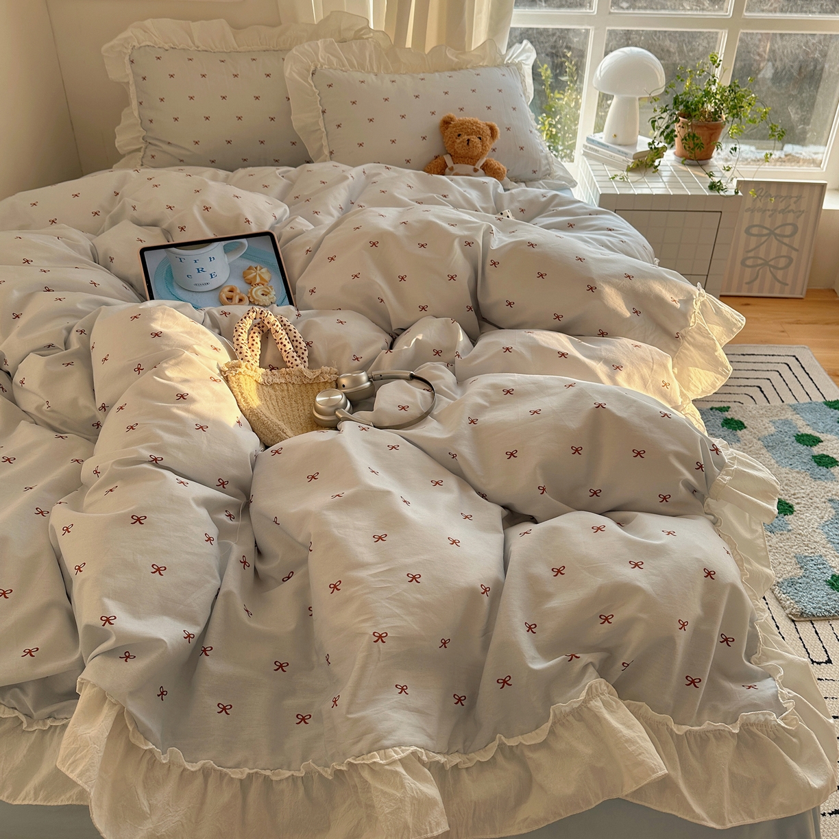 91家纺网 家纺一手货源 找家纺 盼季家纺 2026春夏小清新日韩蝴蝶结奶油花边床上用品四件套宿舍三件套 奶油花边蝴蝶结-奶蓝