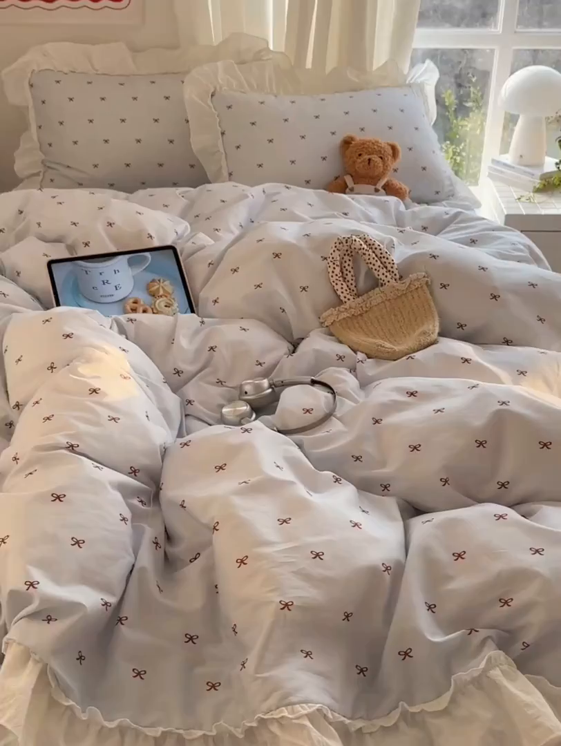 91家纺网 家纺一手货源 找家纺 盼季家纺 2026春夏小清新日韩蝴蝶结奶油花边床上用品四件套宿舍三件套 奶油花边蝴蝶结-奶蓝