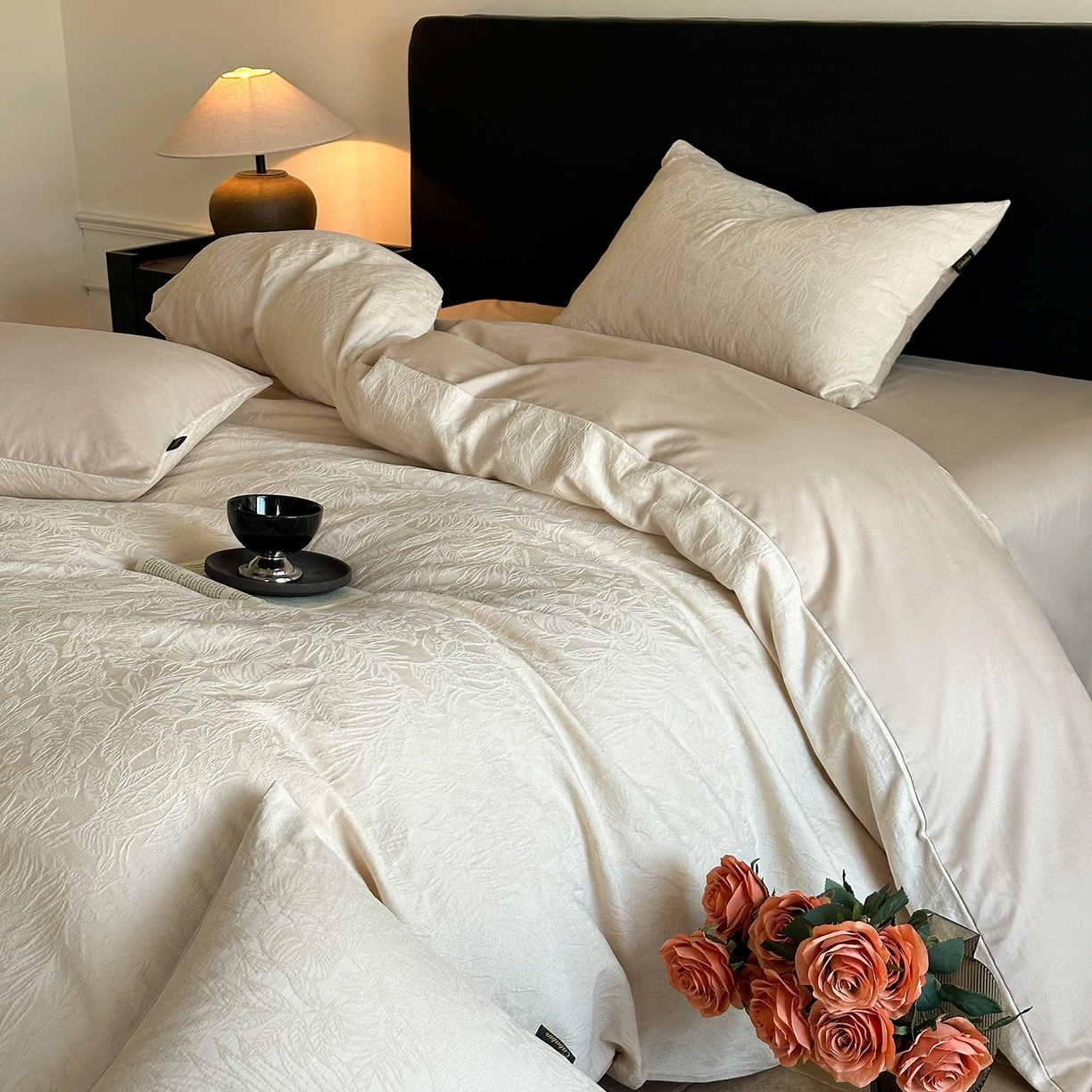 91家纺网 家纺一手货源 找家纺 卡巴伦家纺 2026新款全棉厚织提花系列简约款四件套 西西里-奶茶