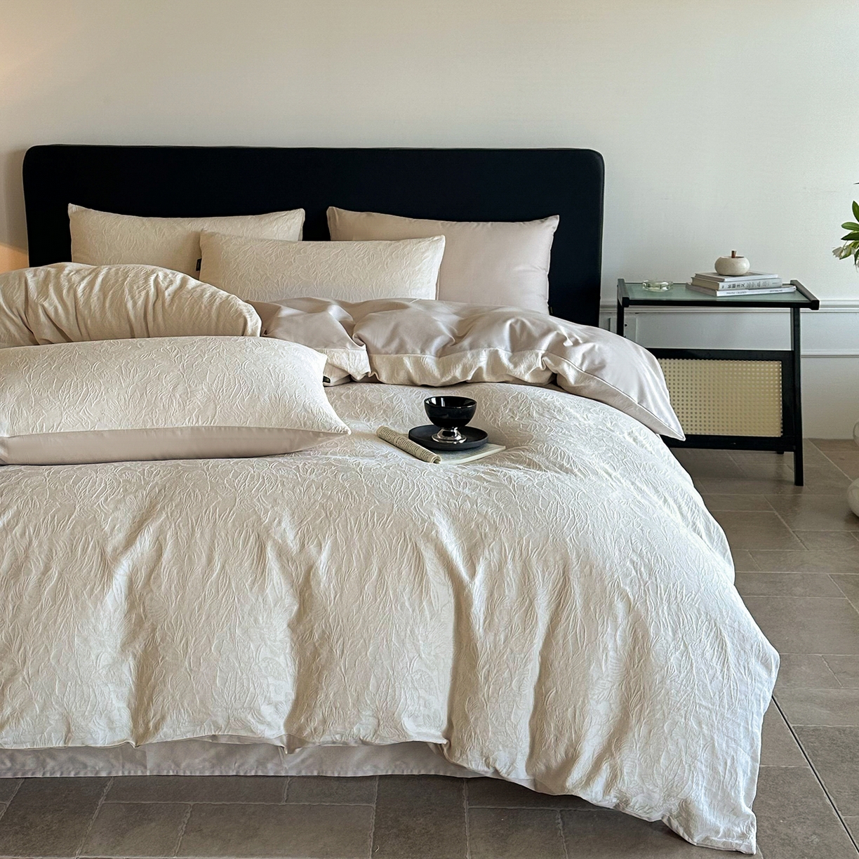 91家纺网 家纺一手货源 找家纺 卡巴伦家纺 2026新款全棉厚织提花系列简约款四件套 西西里-奶茶