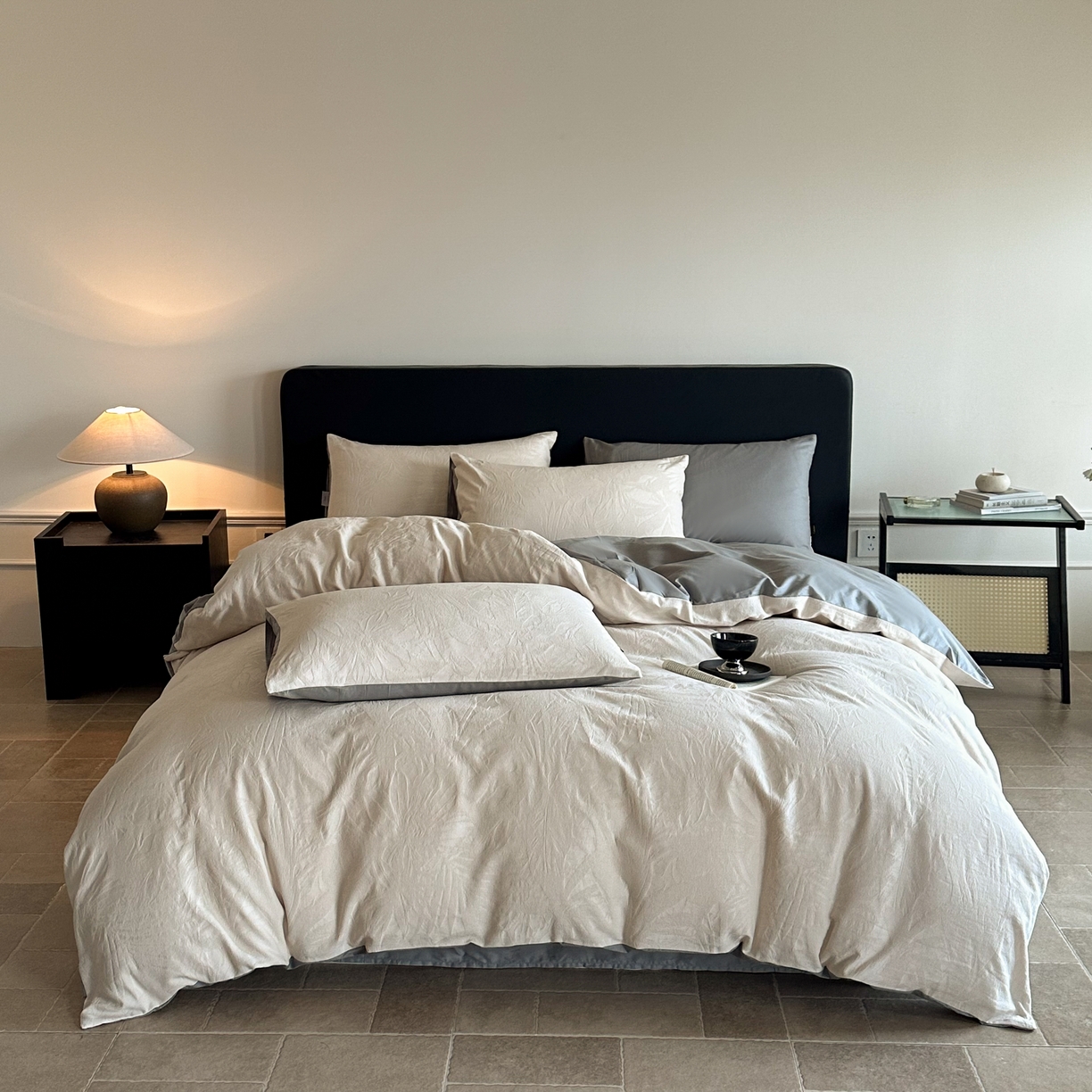 91家纺网 家纺一手货源 找家纺 卡巴伦家纺 2026新款全棉厚织提花系列简约款四件套 戴妃-奶白