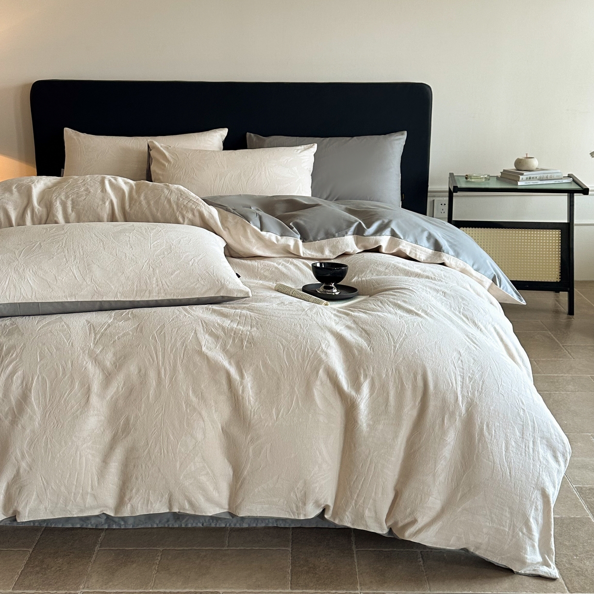 91家纺网 家纺一手货源 找家纺 卡巴伦家纺 2026新款全棉厚织提花系列简约款四件套 戴妃-奶白