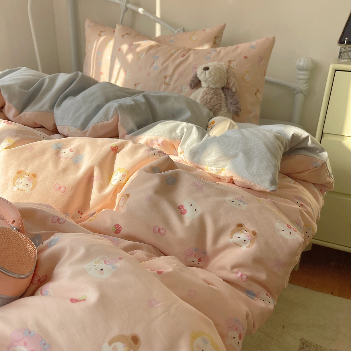 91家纺网 家纺一手货源 找家纺 桃子家居 2026新款纯棉13070小清新卡通少女可爱全棉系列四件套 棉-可爱糖果猫