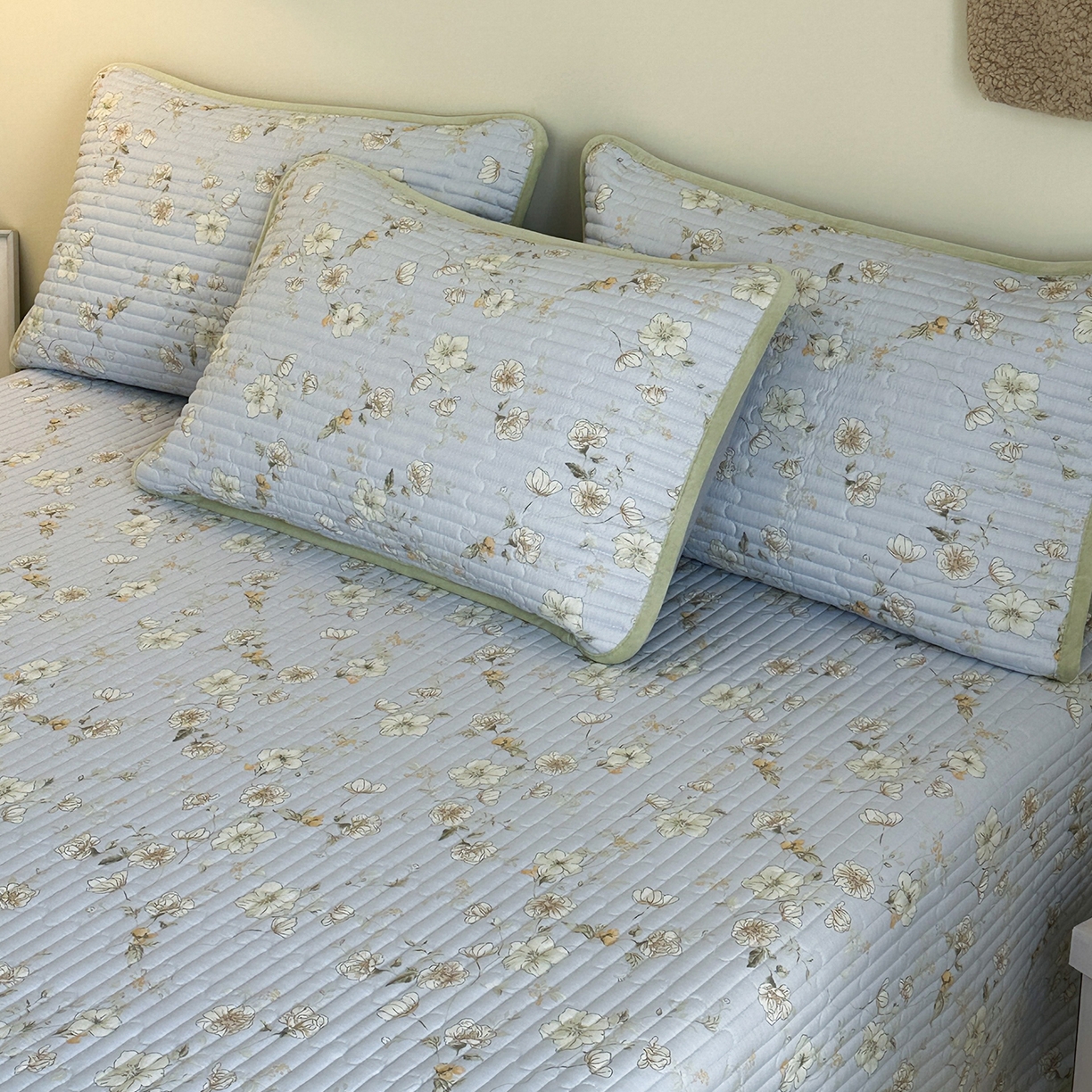 91家纺网 家纺一手货源 找家纺 凌云家纺 2026新款A类13372全棉床盖一面棉一面绒 漫步云端