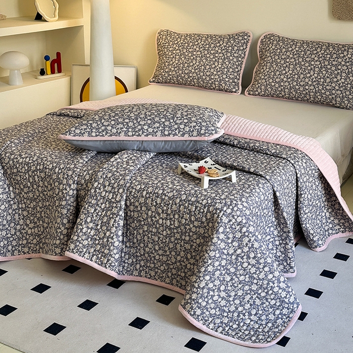 91家纺网 家纺一手货源 找家纺 凌云家纺 2026新款A类13372全棉床盖一面棉一面绒 春汐