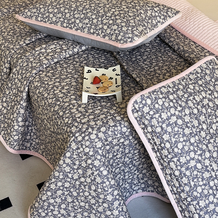 91家纺网 家纺一手货源 找家纺 凌云家纺 2026新款A类13372全棉床盖一面棉一面绒 春汐