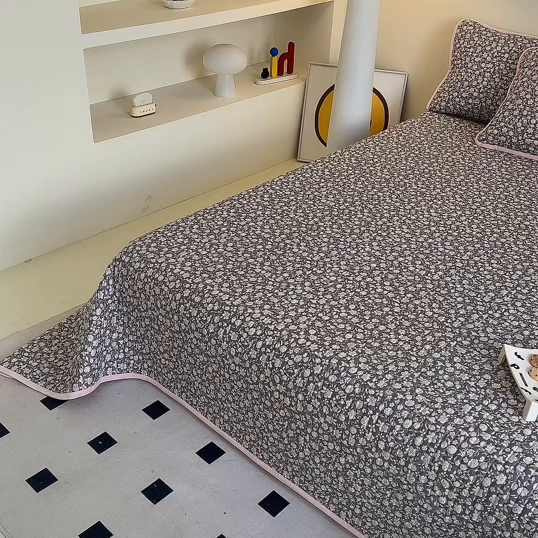 91家纺网 家纺一手货源 找家纺 凌云家纺 2026新款A类13372全棉床盖一面棉一面绒 春汐