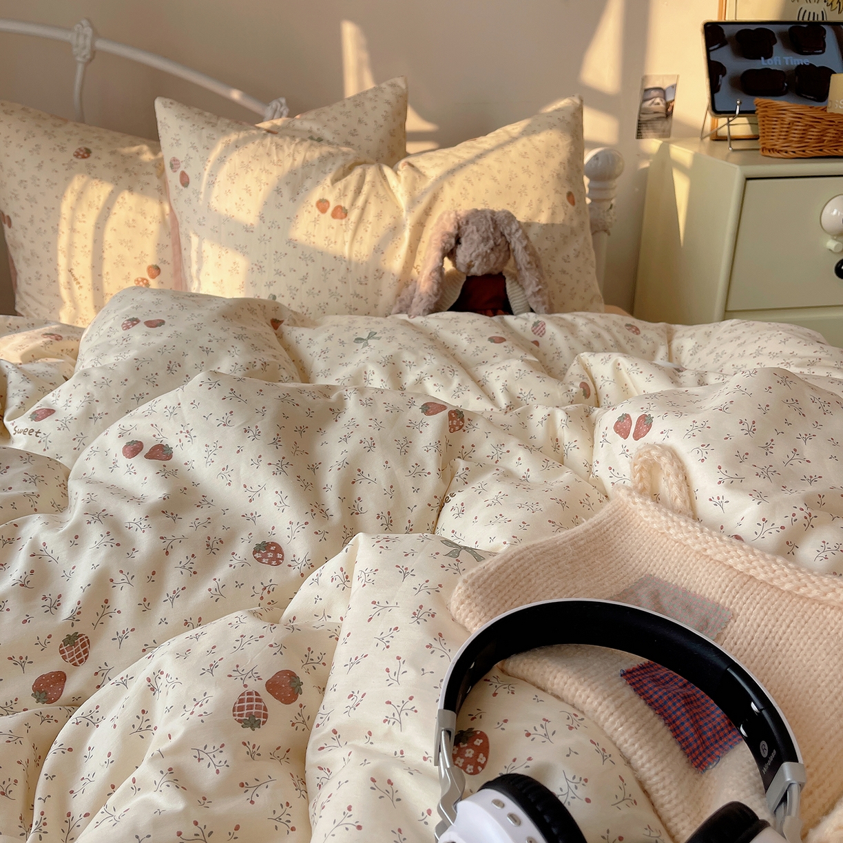 91家纺网 家纺一手货源 找家纺 桃子家居 2026新款纯棉13070小清新卡通少女可爱全棉系列四件套 棉-茉莉草莓