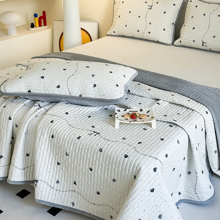 91家纺网 家纺一手货源 找家纺 凌云家纺 2026新款A类13372全棉床盖一面棉一面绒 花蜜