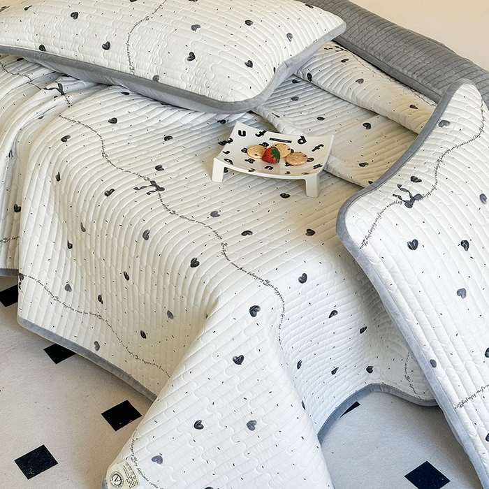 91家纺网 家纺一手货源 找家纺 凌云家纺 2026新款A类13372全棉床盖一面棉一面绒 花蜜