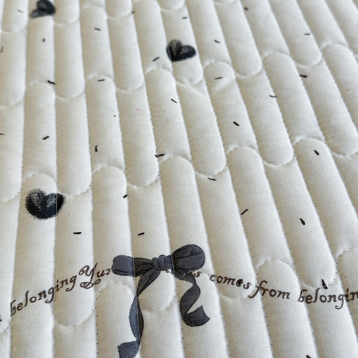 91家纺网 家纺一手货源 找家纺 凌云家纺 2026新款A类13372全棉床盖一面棉一面绒 花蜜