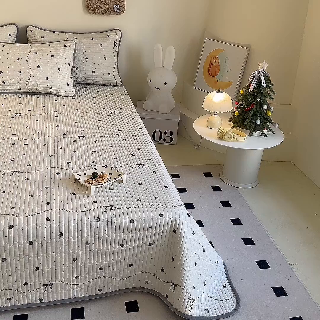 91家纺网 家纺一手货源 找家纺 凌云家纺 2026新款A类13372全棉床盖一面棉一面绒 花蜜