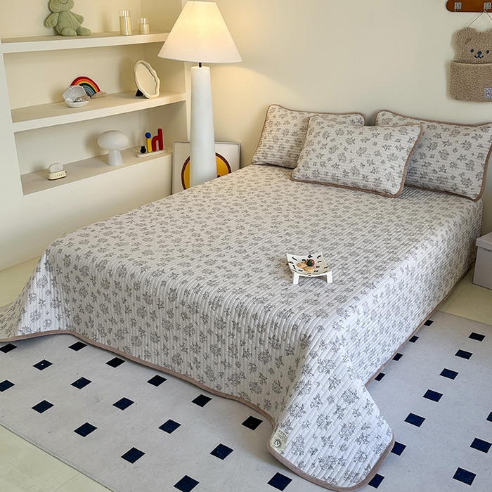 91家纺网 家纺一手货源 找家纺 凌云家纺 2026新款A类13372全棉床盖一面棉一面绒 花韵