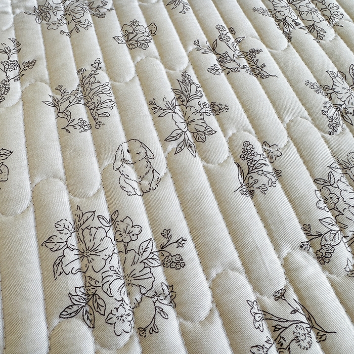 91家纺网 家纺一手货源 找家纺 凌云家纺 2026新款A类13372全棉床盖一面棉一面绒 花韵